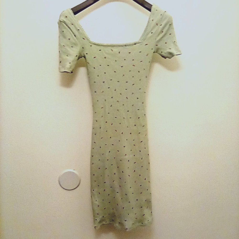 H&M ribbed sage floral dress